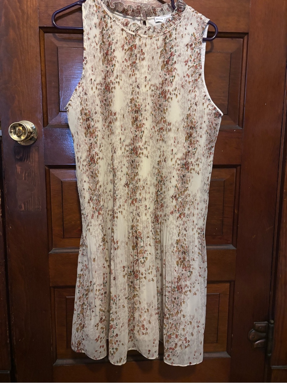 Sleeveless Floral Pleated Dress in Cream with Pink-Brown Accents